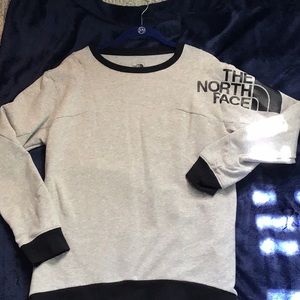 North Face 🥾 pullover sweatshirt